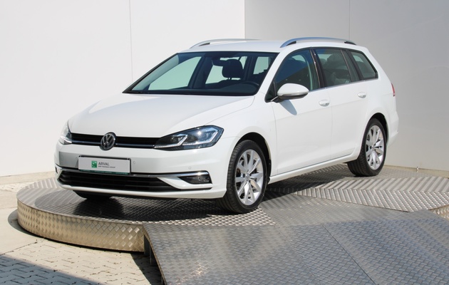VOLKSWAGEN Golf VII Variant Highline vehicle-image