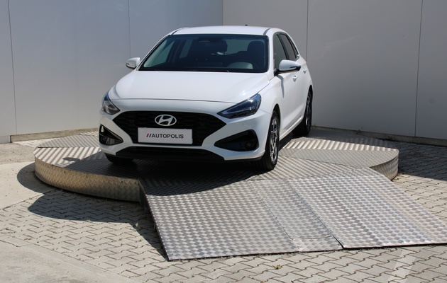 HYUNDAI i30 Family vehicle-image