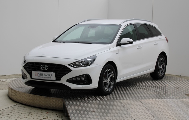 HYUNDAI i30 CW Family vehicle-image