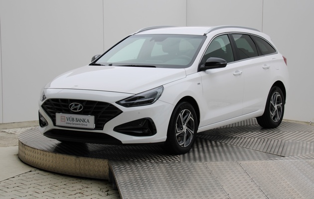 HYUNDAI i30 CW Play vehicle-image