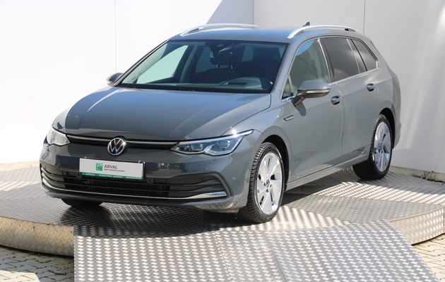 VOLKSWAGEN Golf VIII Variant Style vehicle-image