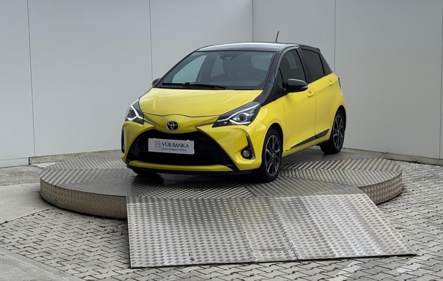 TOYOTA Yaris vehicle-image