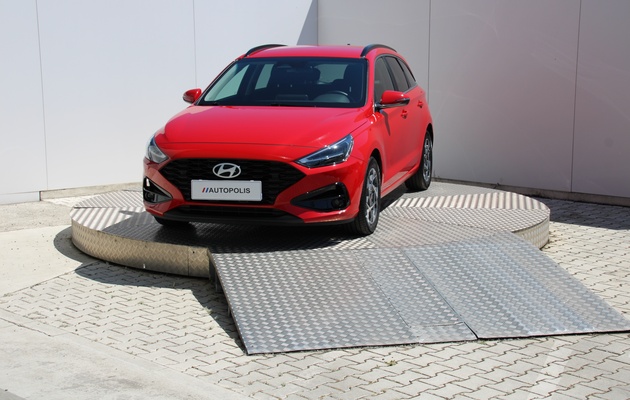 HYUNDAI i30 CW Family vehicle-image