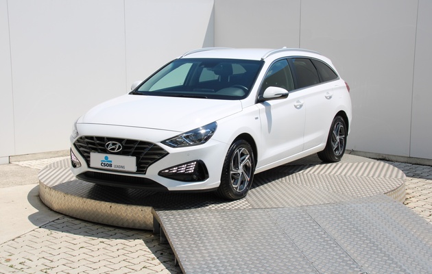 HYUNDAI i30 CW Family vehicle-image