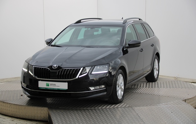 ŠKODA Octavia Combi Style vehicle-image