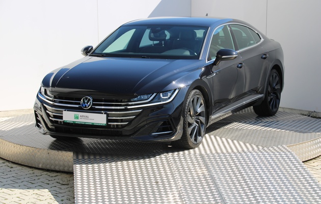 VOLKSWAGEN Arteon R-Line vehicle-image