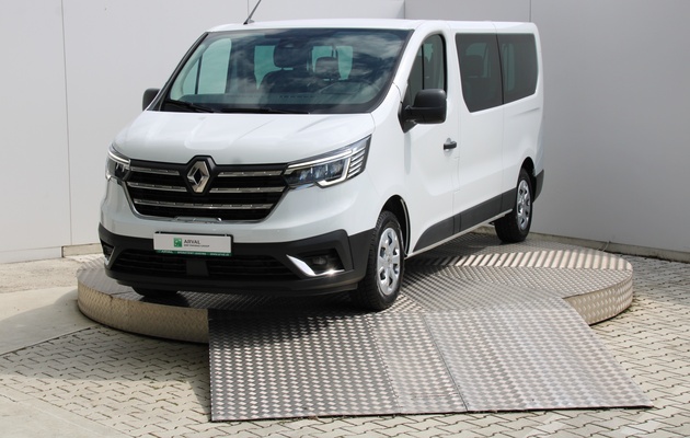 RENAULT Trafic Equilibre vehicle-image