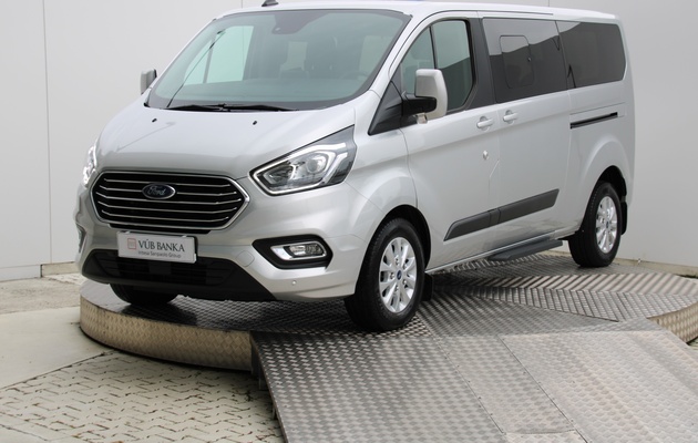 FORD Tourneo Custom FAMILY vehicle-image