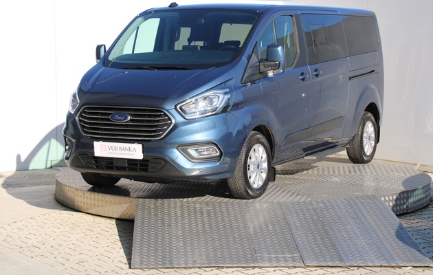 FORD Tourneo Custom Family vehicle-image