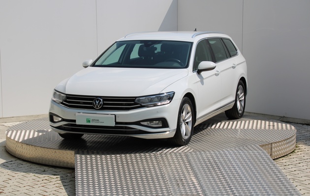 VOLKSWAGEN Passat Variant Elegance vehicle-image
