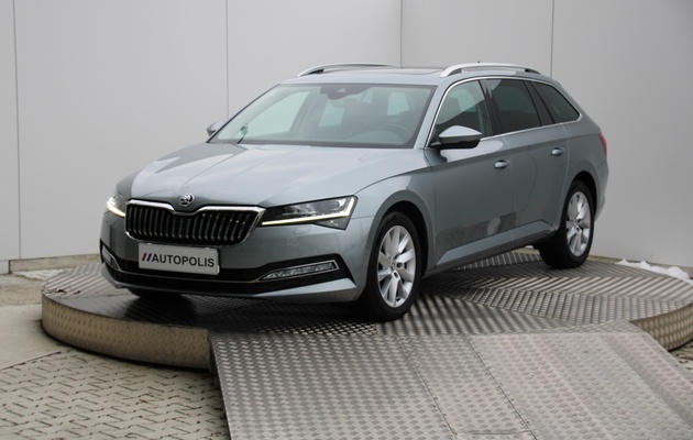ŠKODA Superb Combi vehicle-image