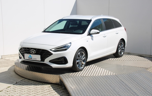 HYUNDAI i30 CW vehicle-image