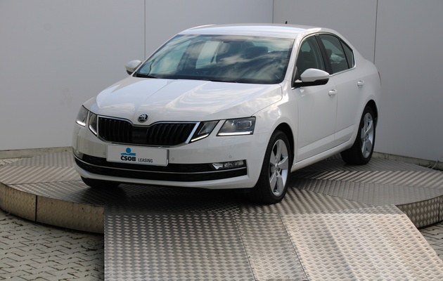 ŠKODA Octavia III Style vehicle-image