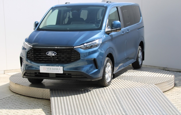FORD Tourneo Custom Family vehicle-image