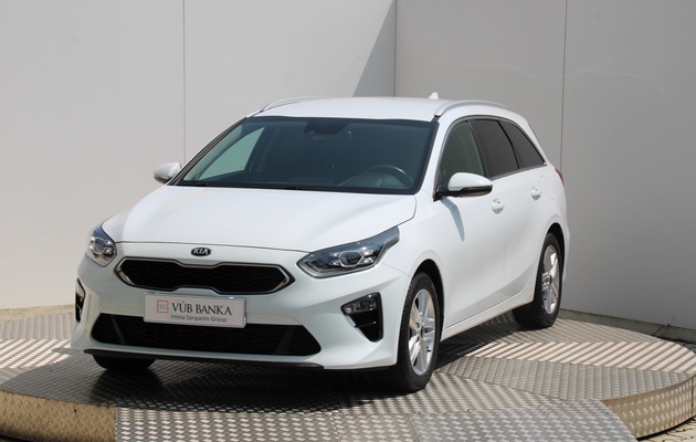 KIA ceed SW GOLD vehicle-image