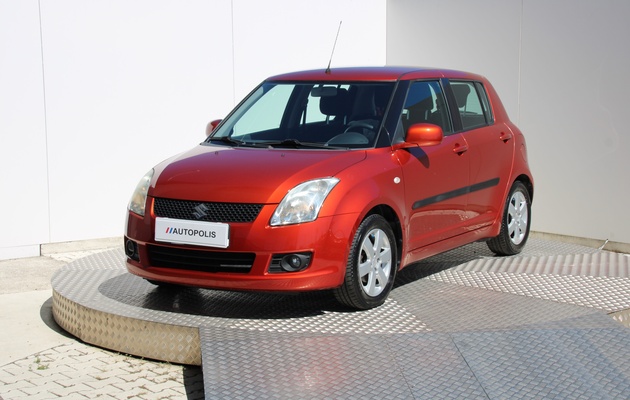 SUZUKI Swift vehicle-image