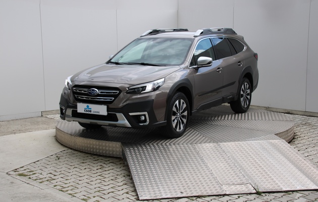 SUBARU Outback vehicle-image