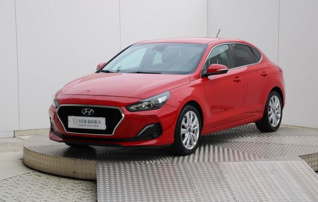 HYUNDAI i30 PD Fastback Family vehicle-image