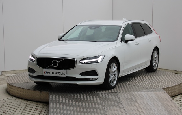 VOLVO V90 Momentum vehicle-image