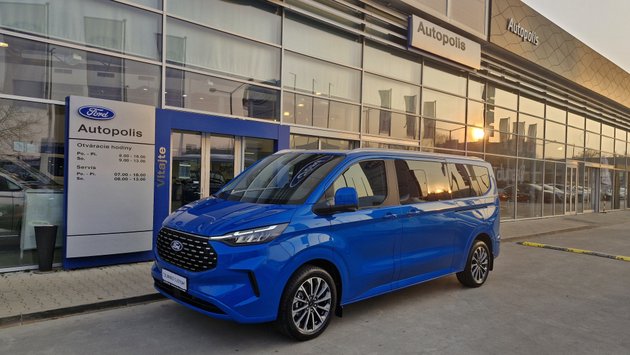 Ford Tourneo Custom Titanium X L2H1 - skladom v BA vehicle-image