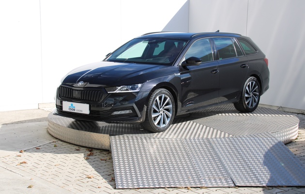 ŠKODA Octavia COMBI vehicle-image