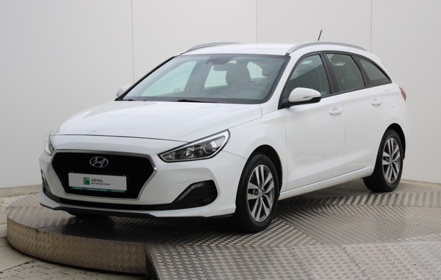 HYUNDAI i30 Comfort vehicle-image