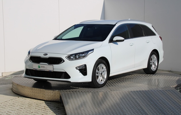 KIA Ceed SW Gold vehicle-image