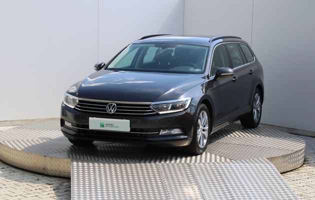 VOLKSWAGEN Passat Variant Comfort vehicle-image