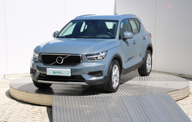 VOLVO XC 40 Momentum vehicle-image