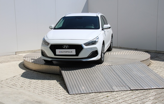 HYUNDAI i30 CW Family vehicle-image
