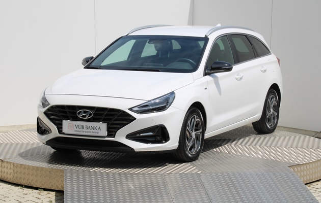 HYUNDAI i30 CW Play vehicle-image
