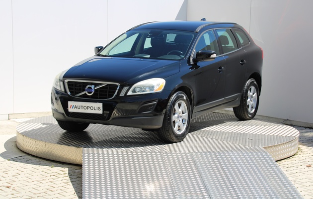 VOLVO XC60 vehicle-image