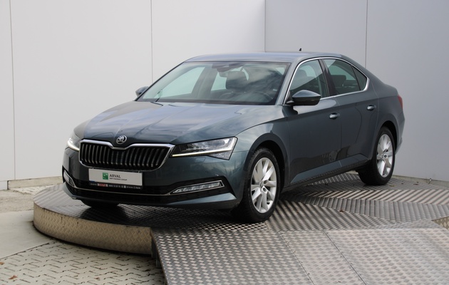 ŠKODA Superb Style vehicle-image