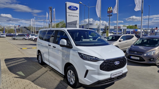 Ford Custom Tourneo FAMILY L1H1 vehicle-image