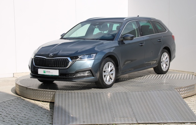 ŠKODA Octavia IV Combi Style vehicle-image