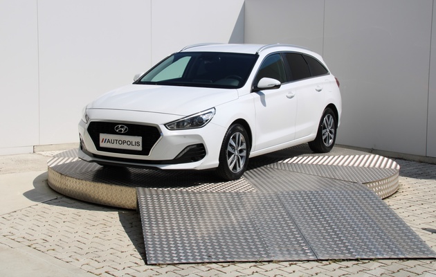 HYUNDAI i30 CW Family vehicle-image