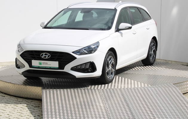 HYUNDAI i30 CW Comfort vehicle-image