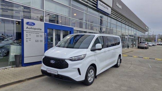 Ford Tourneo Custom Family L2H1 vehicle-image