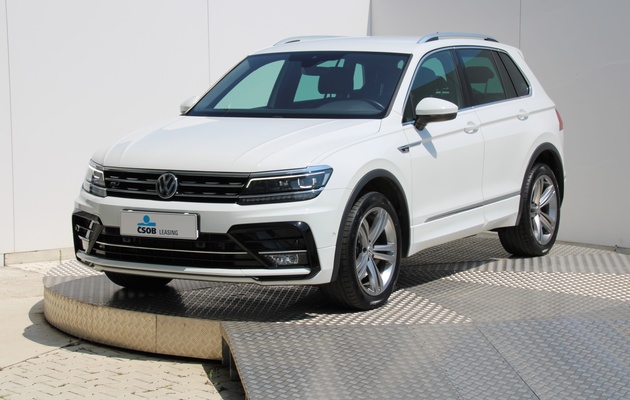 VOLKSWAGEN Tiguan R-Line vehicle-image