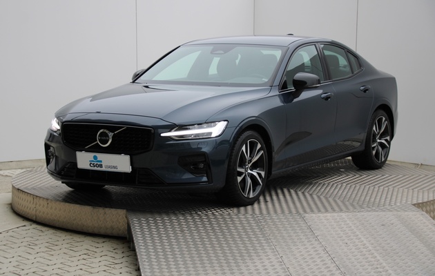 VOLVO S60 Plus Dark vehicle-image