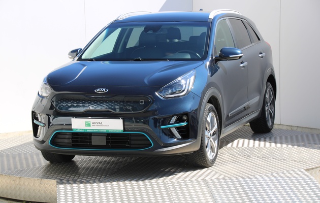 KIA Niro Platinum vehicle-image