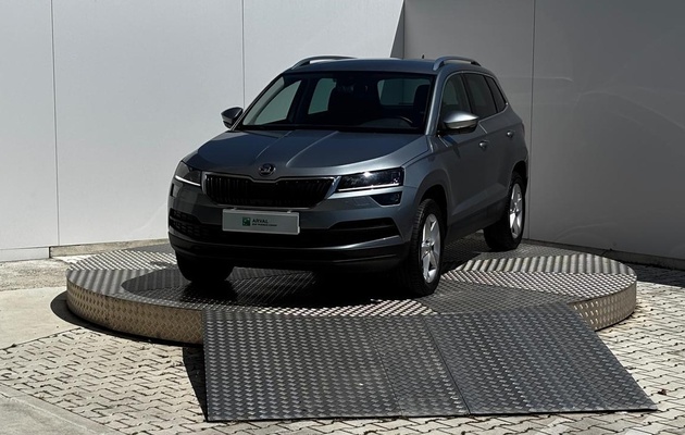 ŠKODA Karoq Live vehicle-image