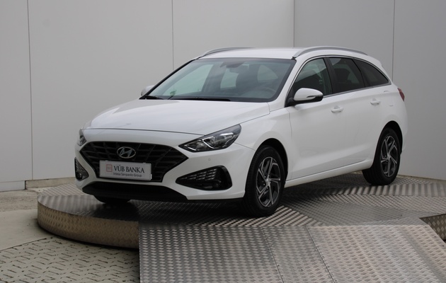 HYUNDAI i30 CW Family vehicle-image