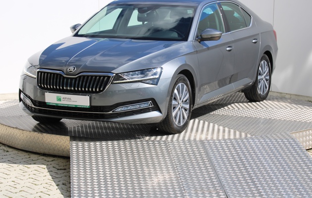ŠKODA Superb Style vehicle-image