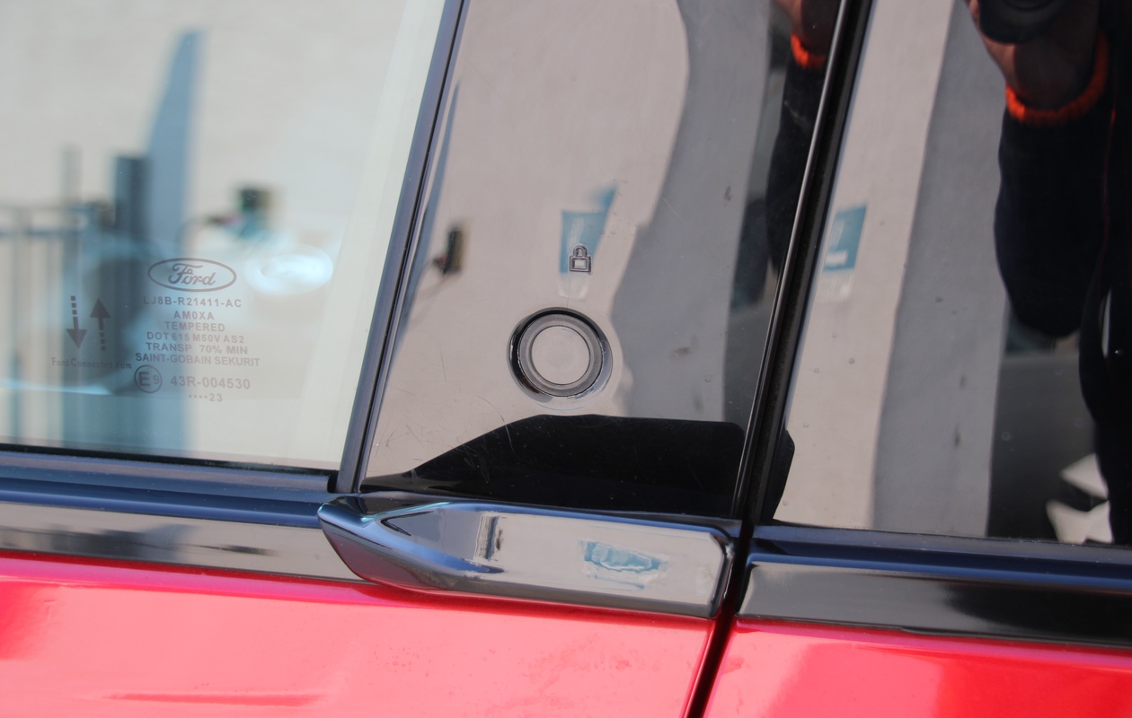 FORD Mustang CX727 Mach-E Mach Premium EV STD (72kWh) 269k (198kW) AWD ...