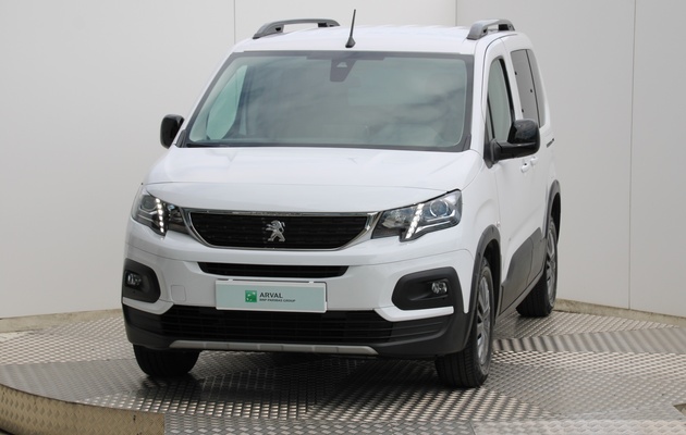 PEUGEOT Rifter Allure vehicle-image