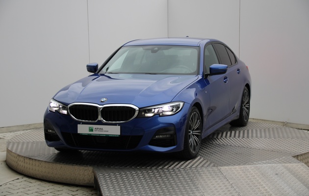 BMW 330i M vehicle-image